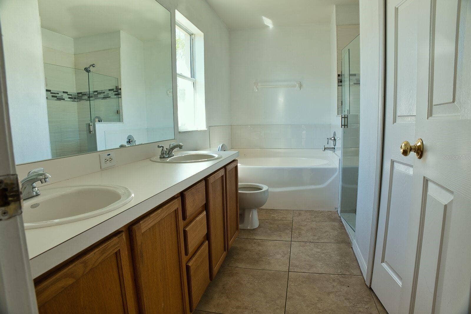11007 WHITECAP DRIVE, Riverview, FL 33579 11007 WHITECAP DRIVE, Riverview, FL 33579