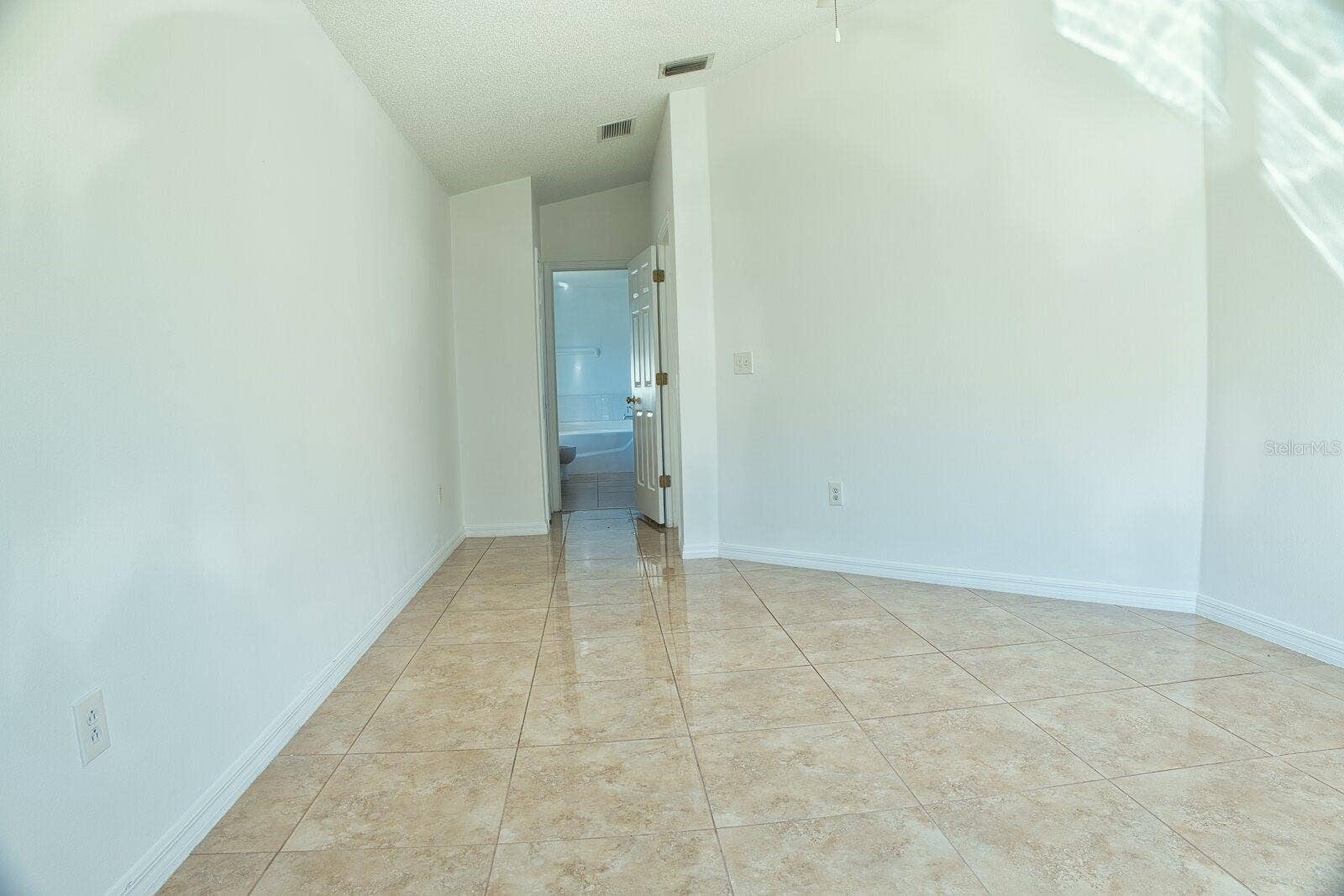 11007 WHITECAP DRIVE, Riverview, FL 33579 11007 WHITECAP DRIVE, Riverview, FL 33579