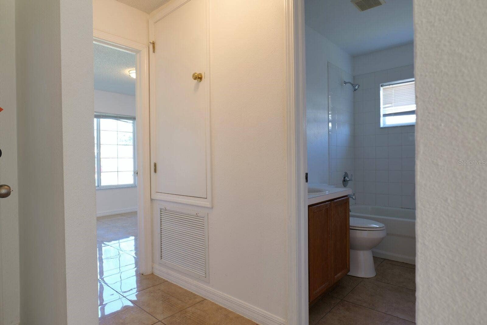 11007 WHITECAP DRIVE, Riverview, FL 33579 11007 WHITECAP DRIVE, Riverview, FL 33579