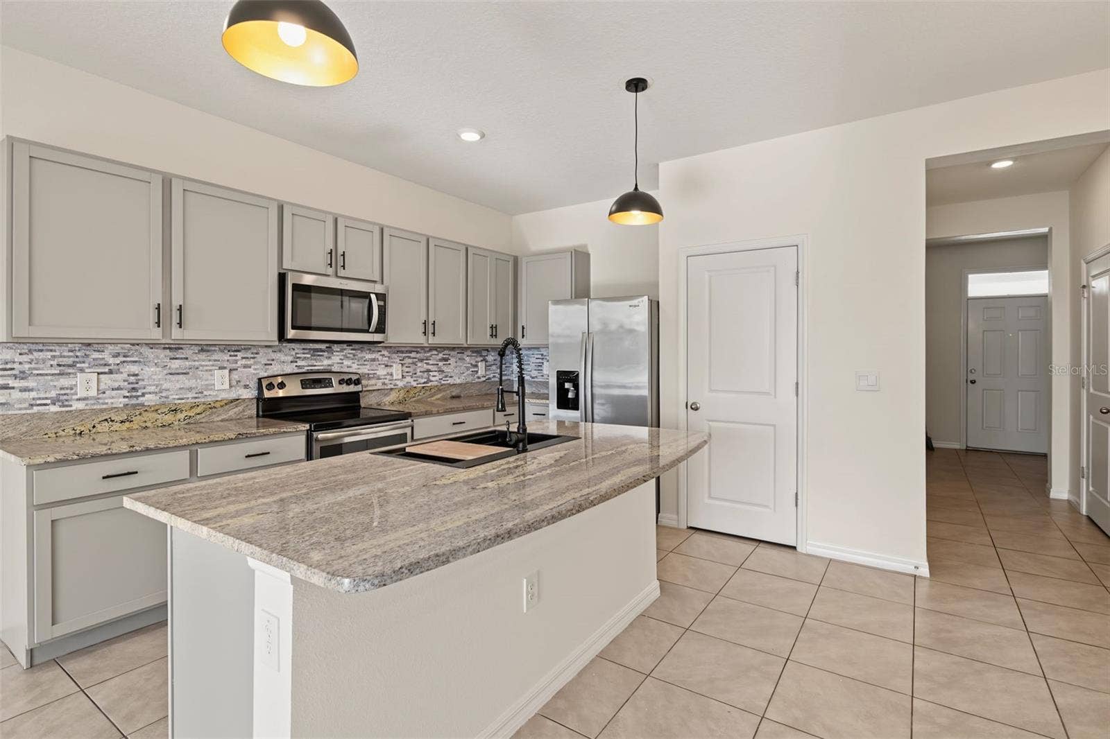 136 MANGROVE SHADE CIRCLE, Apollo Beach, FL 33572 136 MANGROVE SHADE CIRCLE, Apollo Beach, FL 33572
