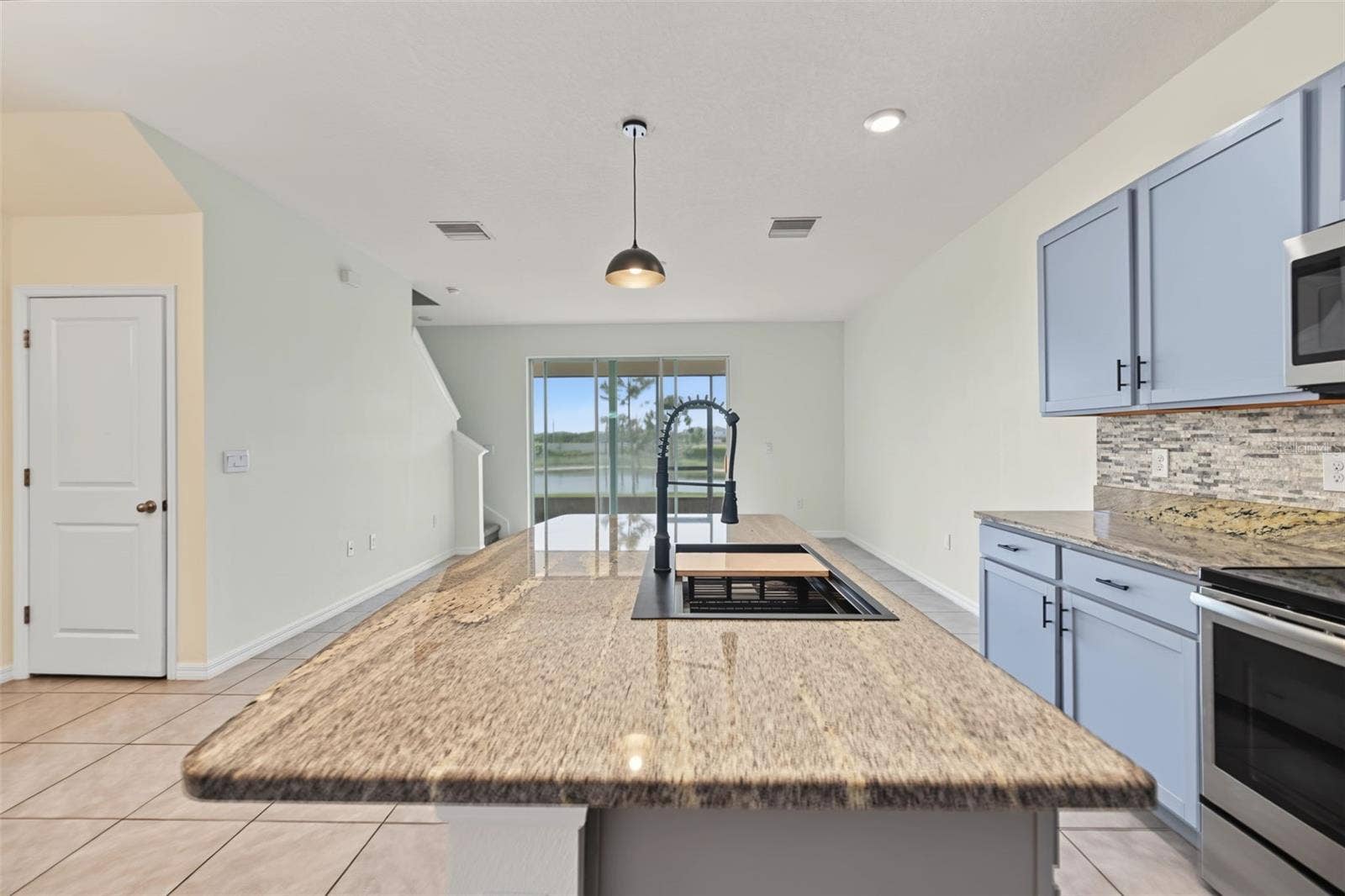 136 MANGROVE SHADE CIRCLE, Apollo Beach, FL 33572 136 MANGROVE SHADE CIRCLE, Apollo Beach, FL 33572