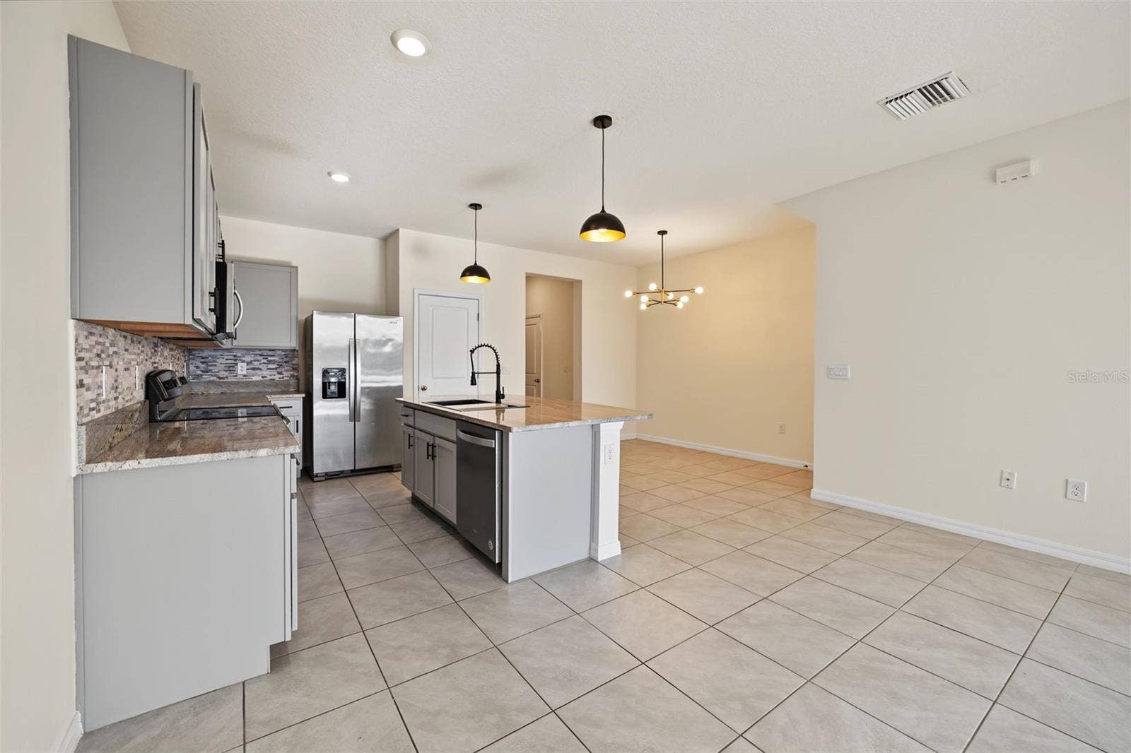 136 MANGROVE SHADE CIRCLE, Apollo Beach, FL 33572 136 MANGROVE SHADE CIRCLE, Apollo Beach, FL 33572