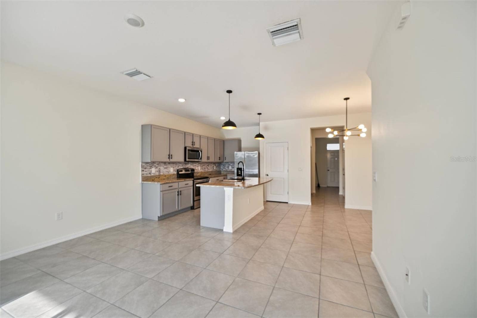 136 MANGROVE SHADE CIRCLE, Apollo Beach, FL 33572 136 MANGROVE SHADE CIRCLE, Apollo Beach, FL 33572