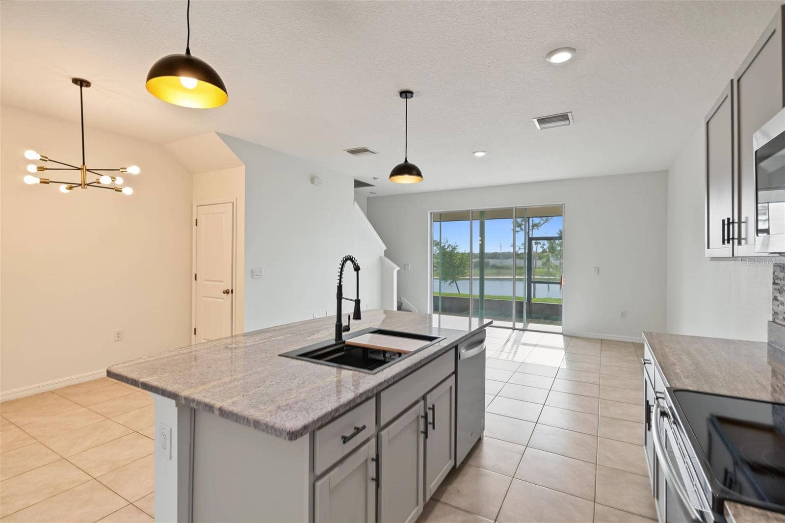 136 MANGROVE SHADE CIRCLE, Apollo Beach, FL 33572 136 MANGROVE SHADE CIRCLE, Apollo Beach, FL 33572