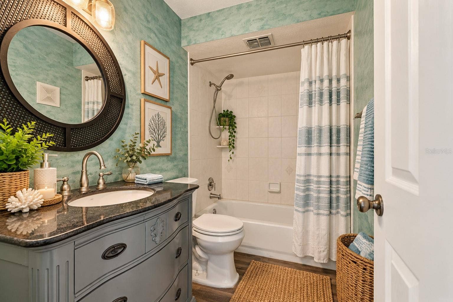 9049 ANTIGUA DRIVE, Seminole, FL 33777 9049 ANTIGUA DRIVE, Seminole, FL 33777