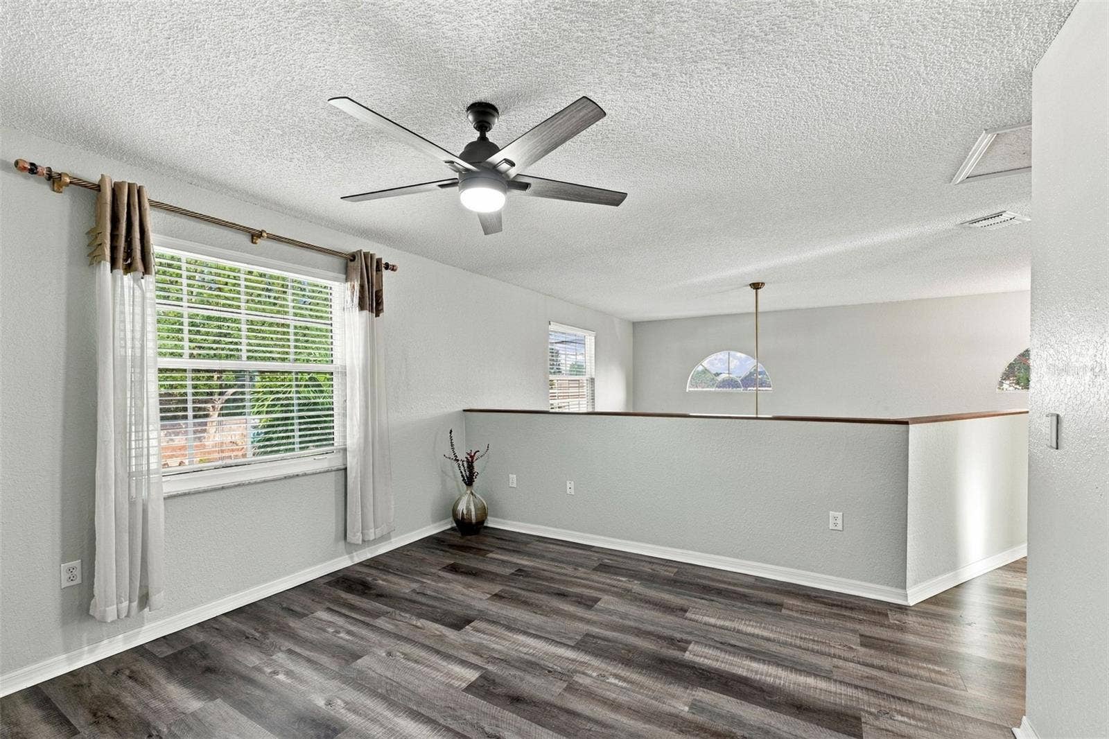 9049 ANTIGUA DRIVE, Seminole, FL 33777 9049 ANTIGUA DRIVE, Seminole, FL 33777
