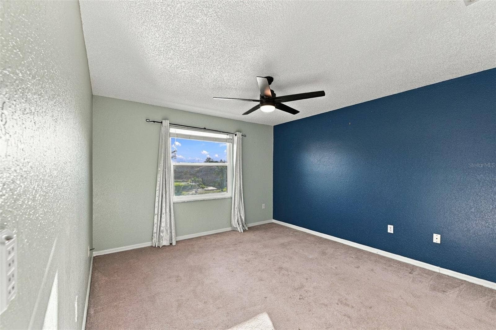 9049 ANTIGUA DRIVE, Seminole, FL 33777 9049 ANTIGUA DRIVE, Seminole, FL 33777
