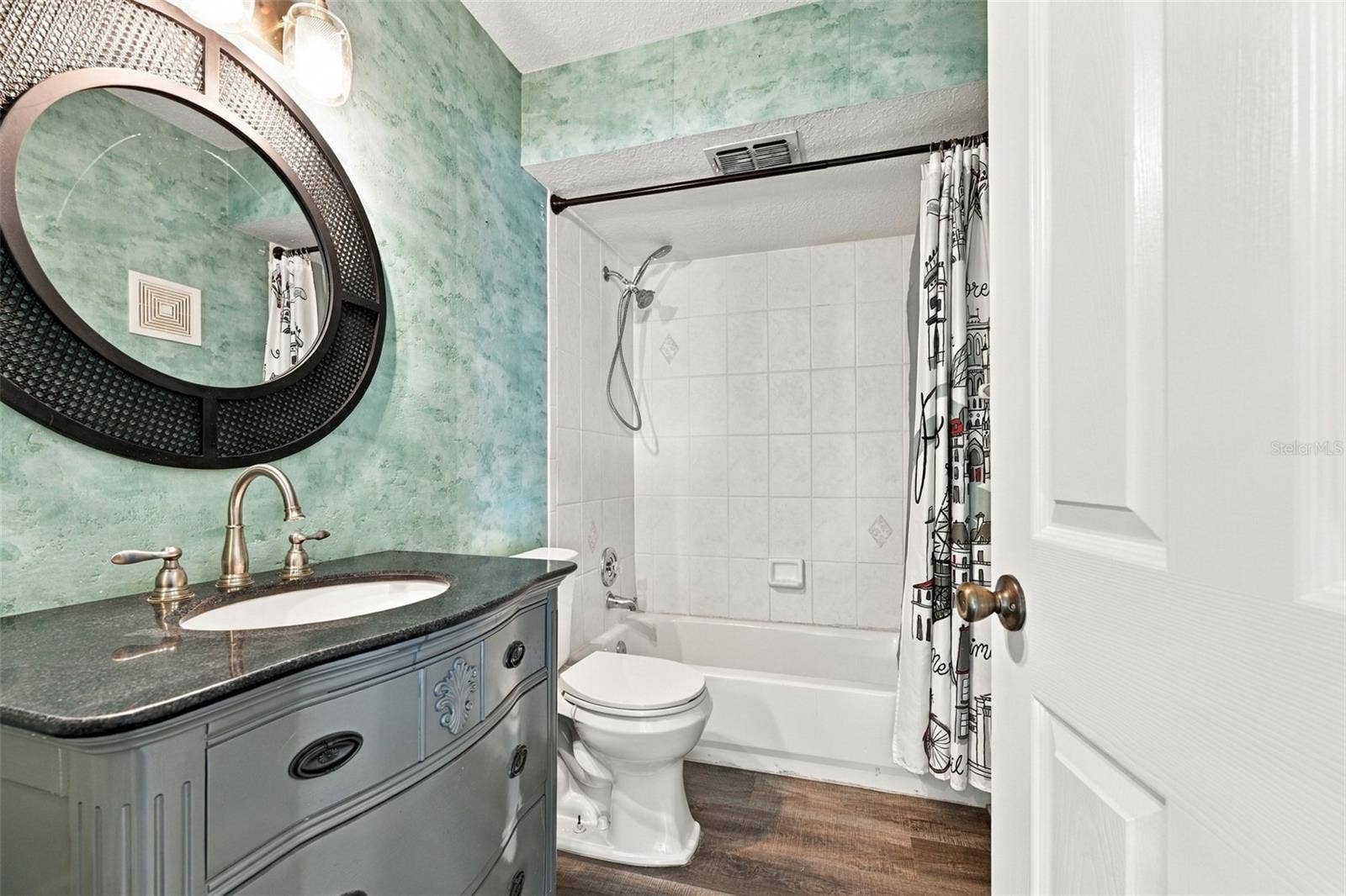 9049 ANTIGUA DRIVE, Seminole, FL 33777 9049 ANTIGUA DRIVE, Seminole, FL 33777