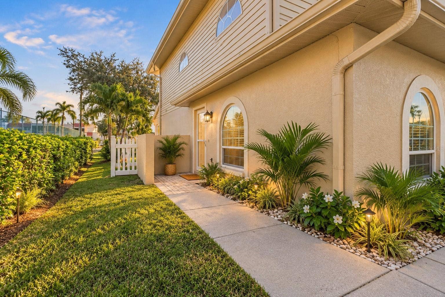 9049 ANTIGUA DRIVE, Seminole, FL 33777 9049 ANTIGUA DRIVE, Seminole, FL 33777