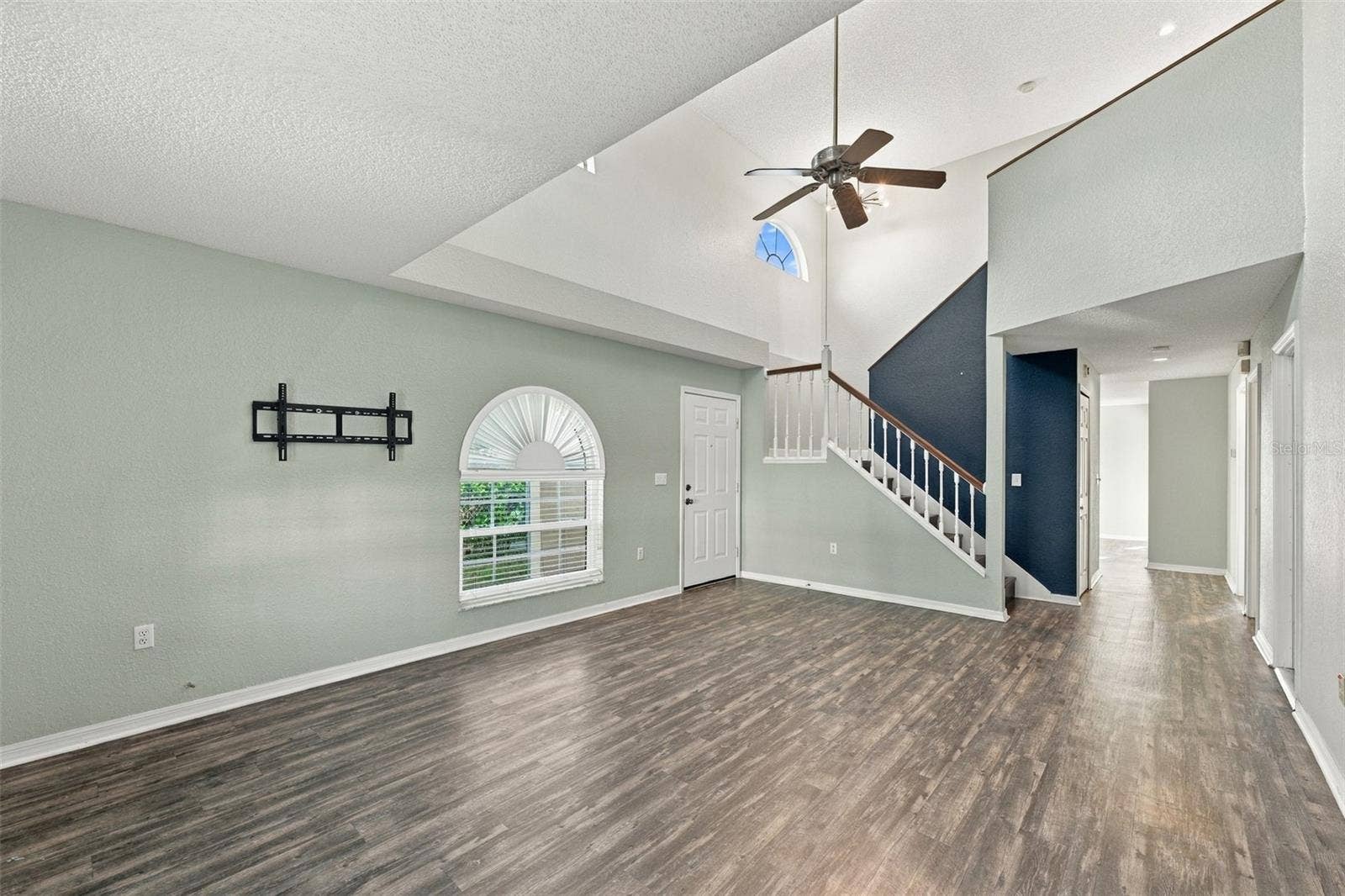 9049 ANTIGUA DRIVE, Seminole, FL 33777 9049 ANTIGUA DRIVE, Seminole, FL 33777