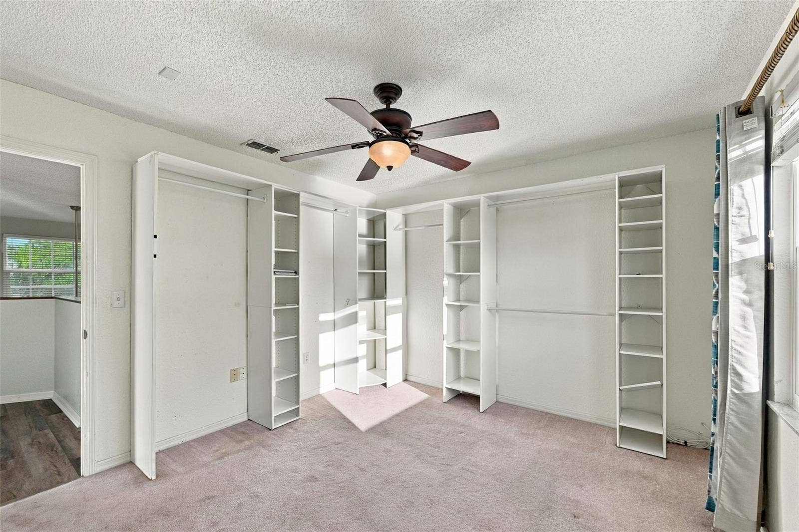 9049 ANTIGUA DRIVE, Seminole, FL 33777 9049 ANTIGUA DRIVE, Seminole, FL 33777
