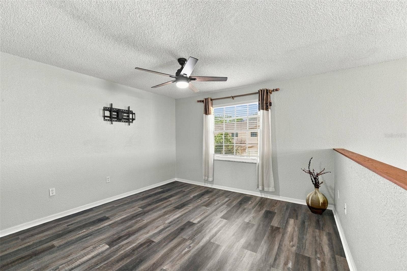 9049 ANTIGUA DRIVE, Seminole, FL 33777 9049 ANTIGUA DRIVE, Seminole, FL 33777