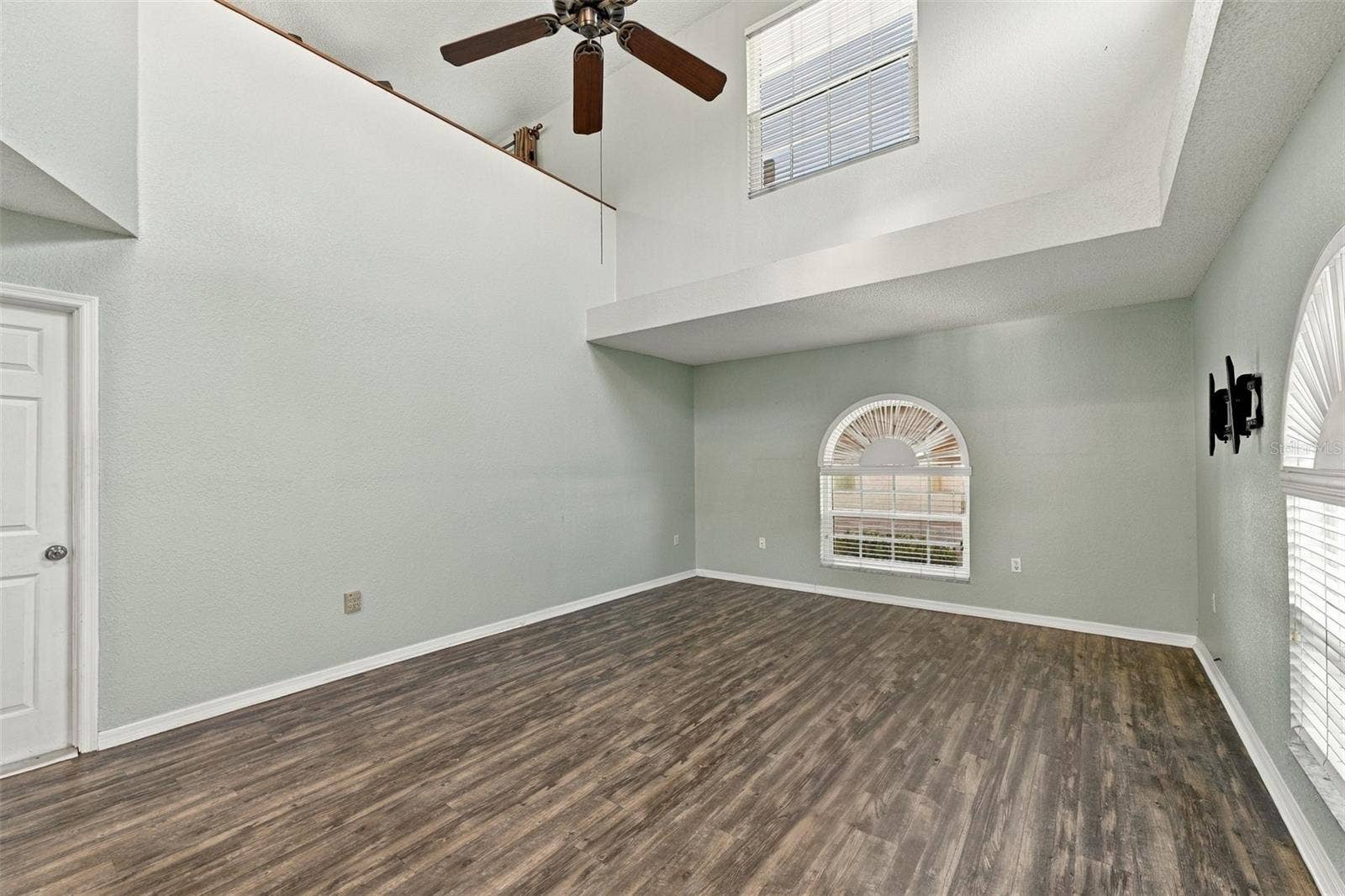 9049 ANTIGUA DRIVE, Seminole, FL 33777 9049 ANTIGUA DRIVE, Seminole, FL 33777
