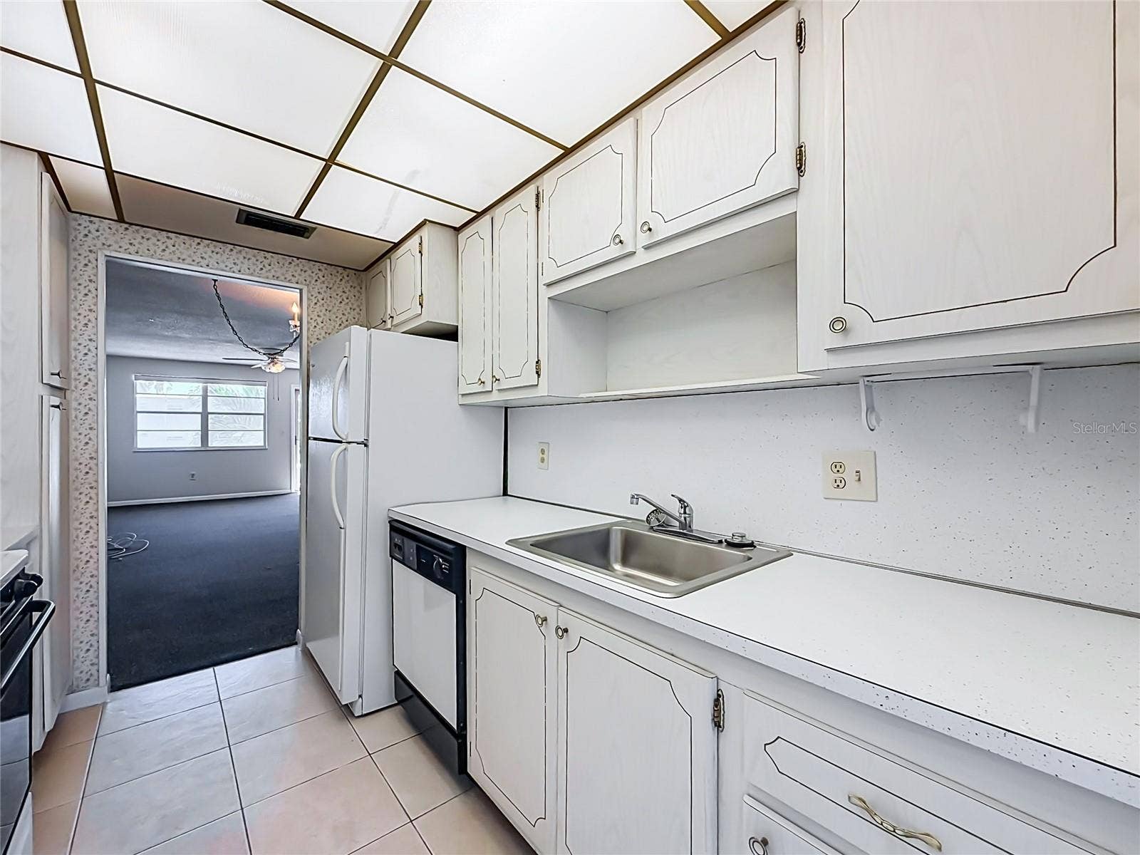 3128 59TH STREET S, #204, Gulfport, FL 33707 All appliances remain