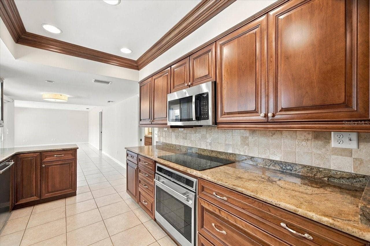 4110 CARROLLWOOD VILLAGE DRIVE, Tampa, FL 33618