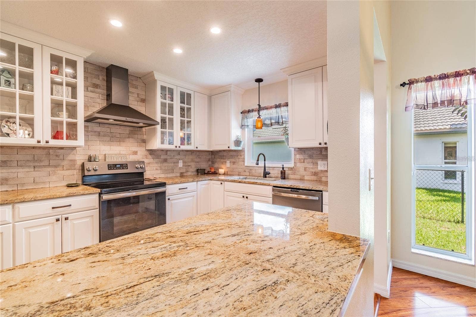 5318 LAS FLORES VIADUCT, New Port Richey, FL 34655 5318 LAS FLORES VIADUCT, New Port Richey, FL 34655