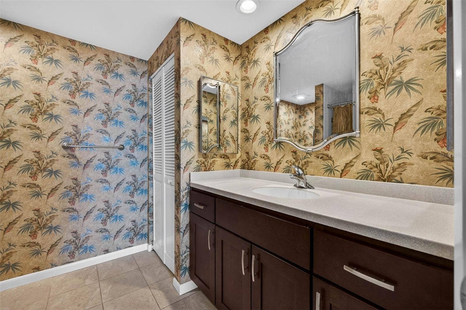 1501 GULF BOULEVARD, #205, Clearwater Beach, FL 33767 1501 GULF BOULEVARD, #205, Clearwater Beach, FL 33767