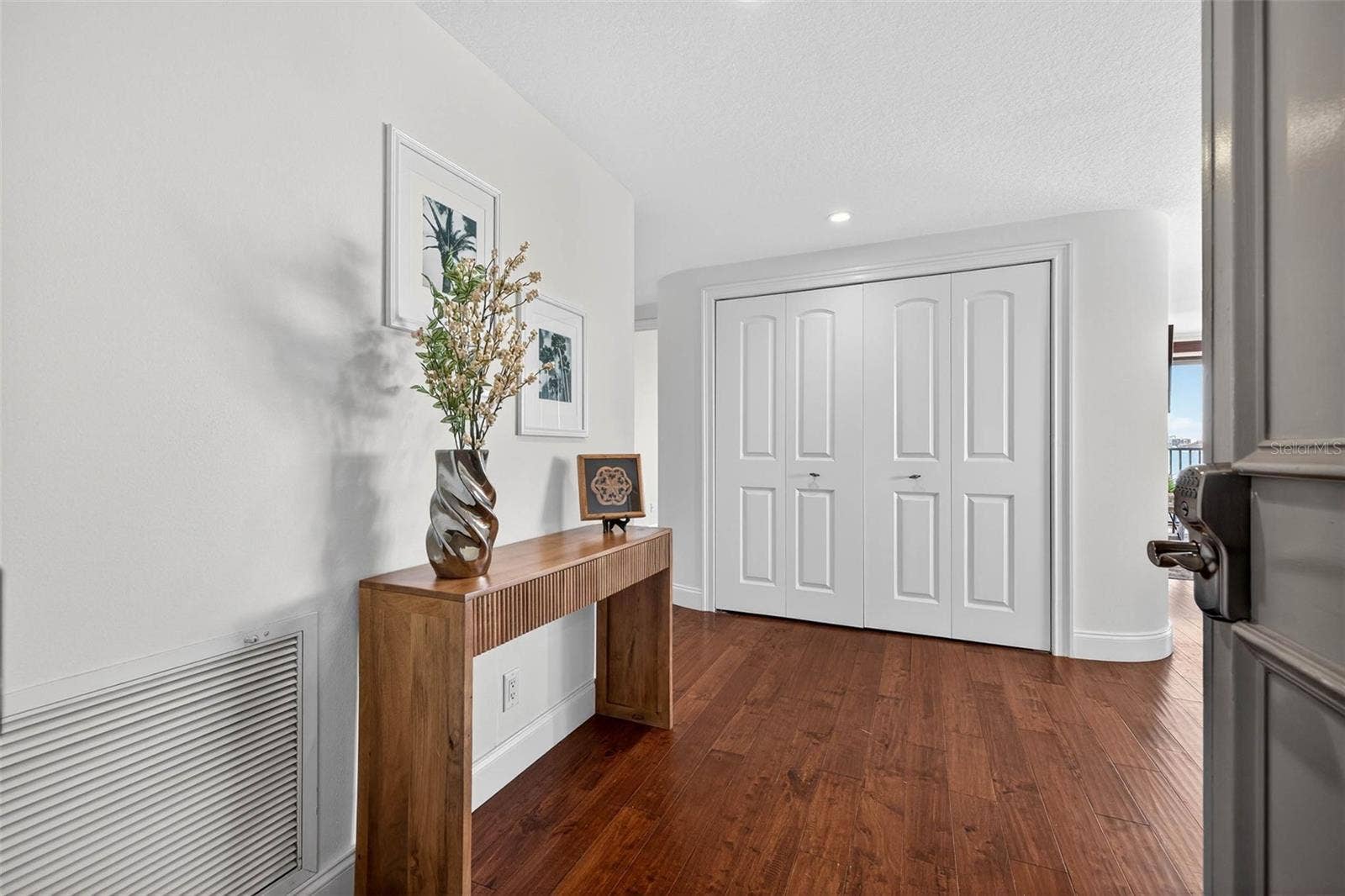 1501 GULF BOULEVARD, #205, Clearwater Beach, FL 33767 1501 GULF BOULEVARD, #205, Clearwater Beach, FL 33767