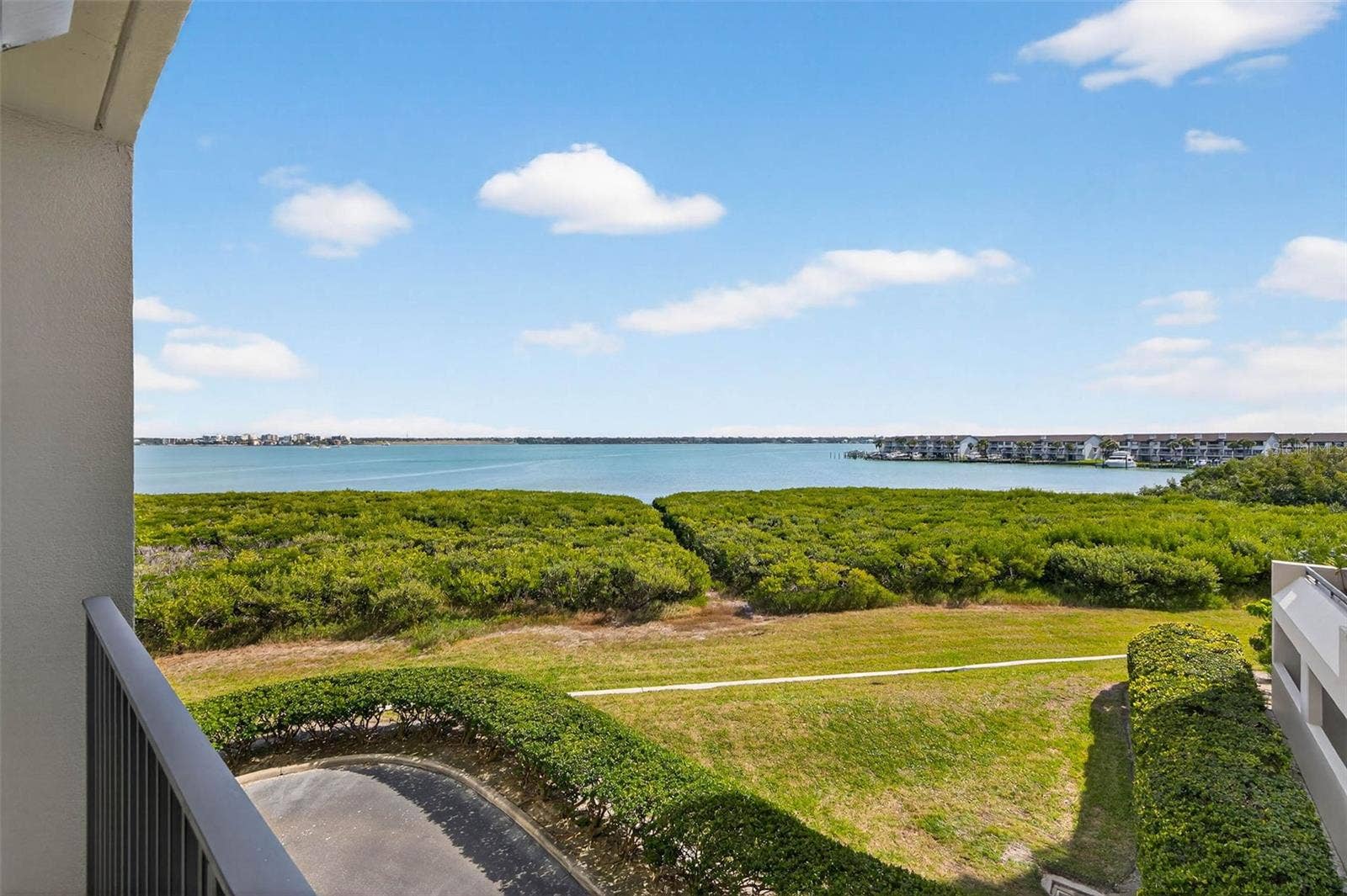 1501 GULF BOULEVARD, #205, Clearwater Beach, FL 33767 1501 GULF BOULEVARD, #205, Clearwater Beach, FL 33767