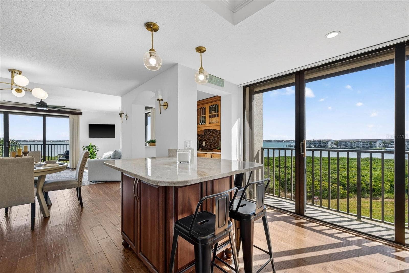 1501 GULF BOULEVARD, #205, Clearwater Beach, FL 33767 1501 GULF BOULEVARD, #205, Clearwater Beach, FL 33767
