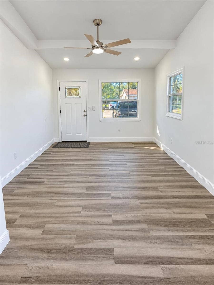 523 E BOYER STREET, Tarpon Springs, FL 34689 family room