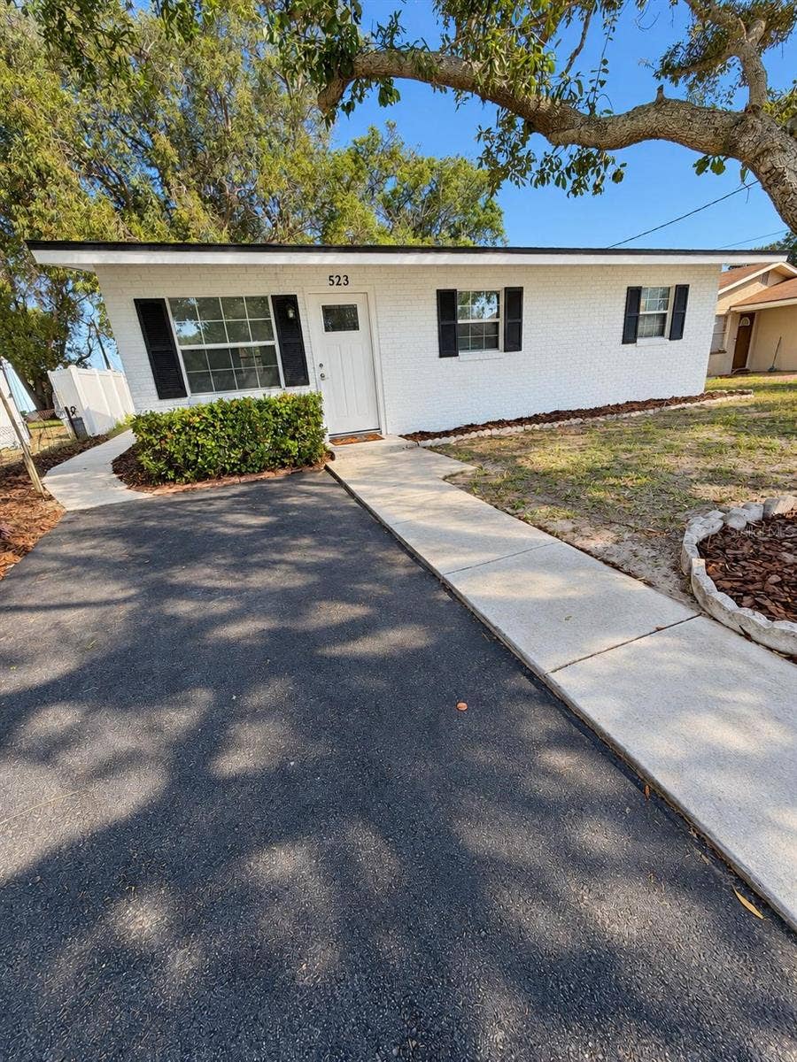 523 E BOYER STREET, Tarpon Springs, FL 34689 front 2