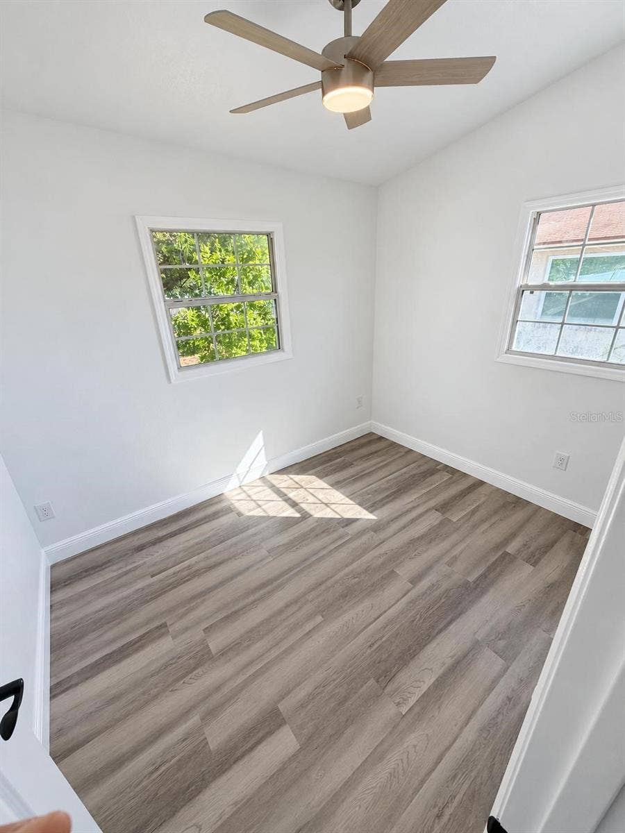 523 E BOYER STREET, Tarpon Springs, FL 34689 room 1