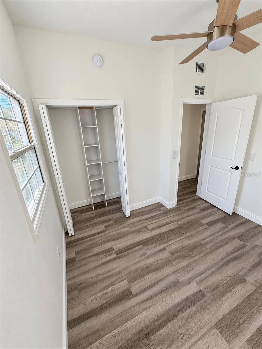 523 E BOYER STREET, Tarpon Springs, FL 34689 room 2