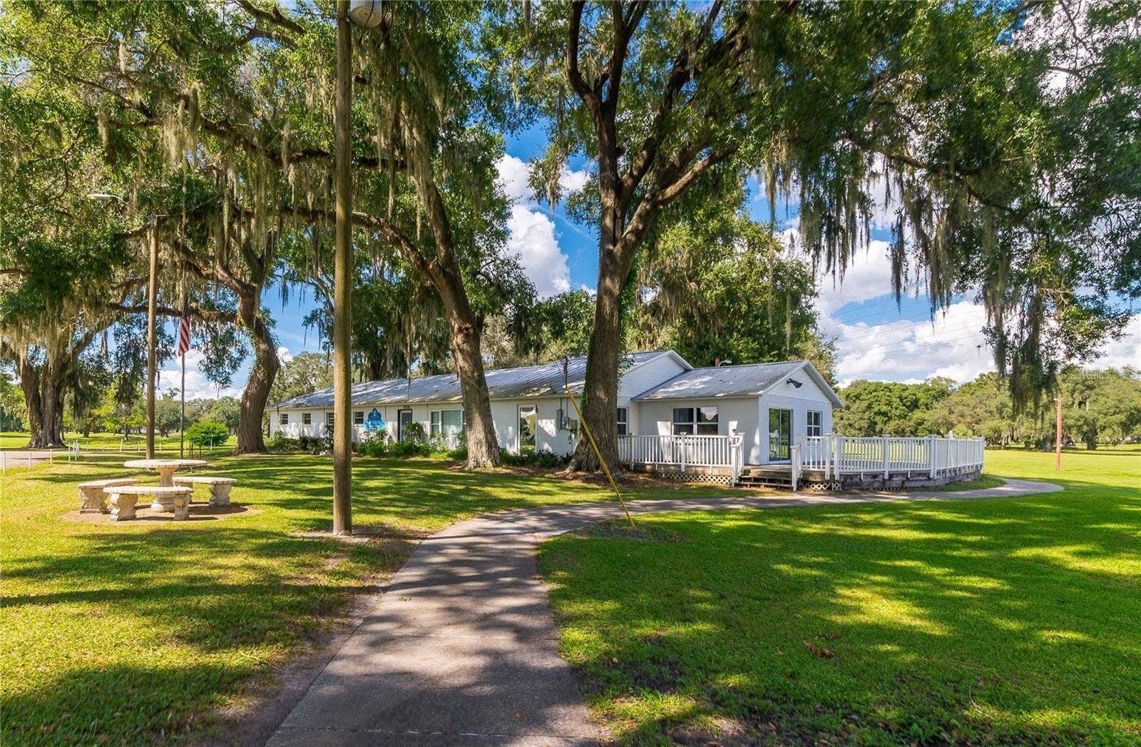 5425 BETMAR DRIVE, Zephyrhills, FL 33542 5425 BETMAR DRIVE, Zephyrhills, FL 33542