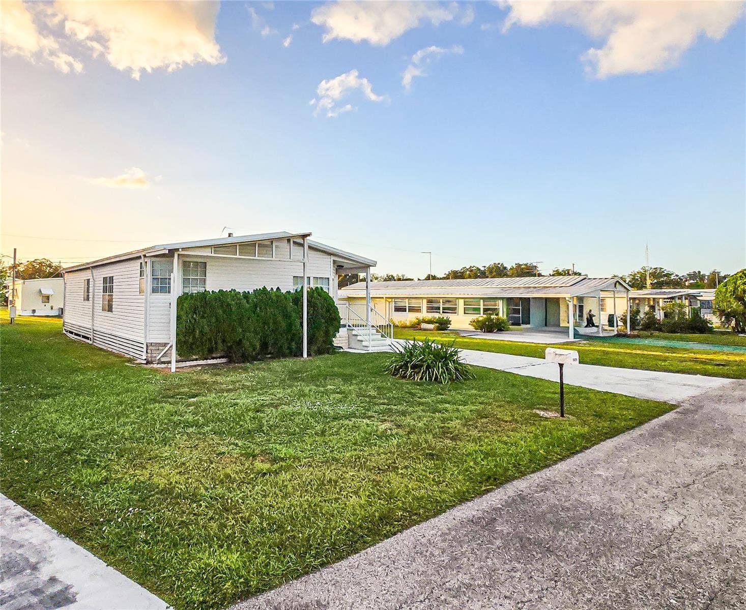 5425 BETMAR DRIVE, Zephyrhills, FL 33542 5425 BETMAR DRIVE, Zephyrhills, FL 33542