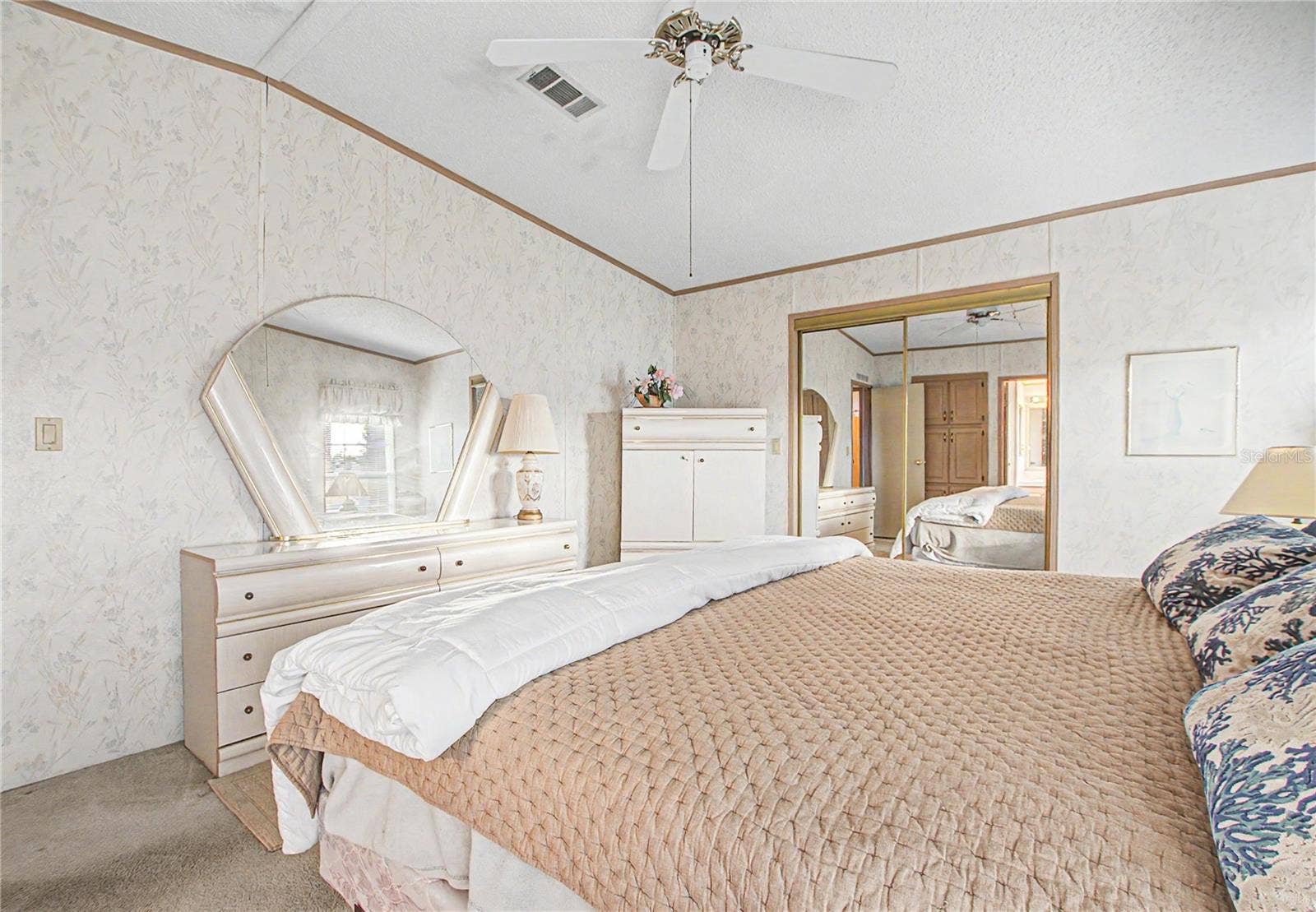 5425 BETMAR DRIVE, Zephyrhills, FL 33542 5425 BETMAR DRIVE, Zephyrhills, FL 33542