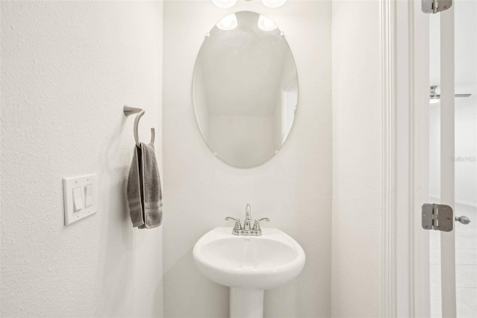 10912 QUICKWATER COURT, Riverview, FL 33569 Half Bathroom