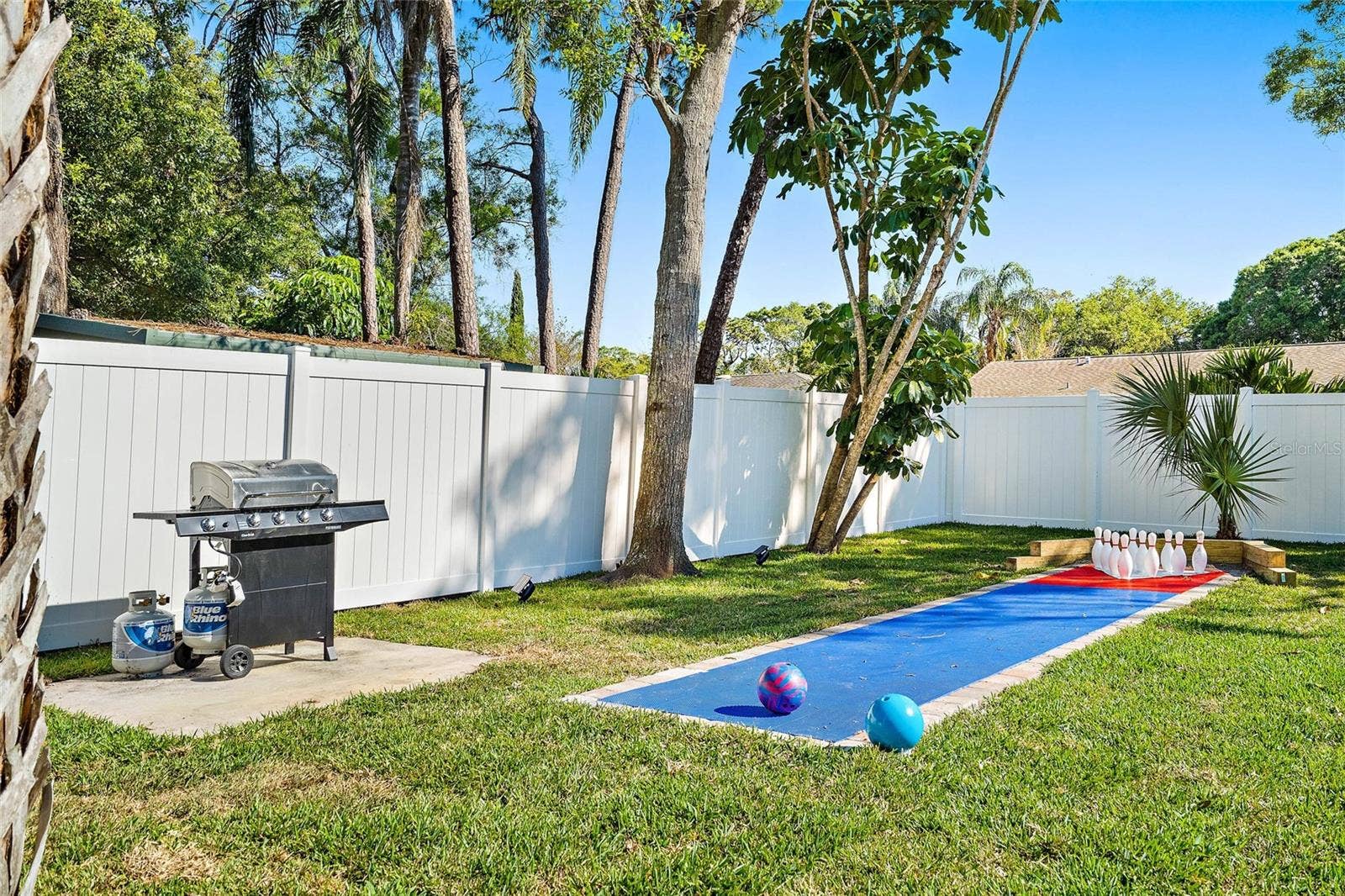 1323 PINE AVENUE NW, Largo, FL 33770