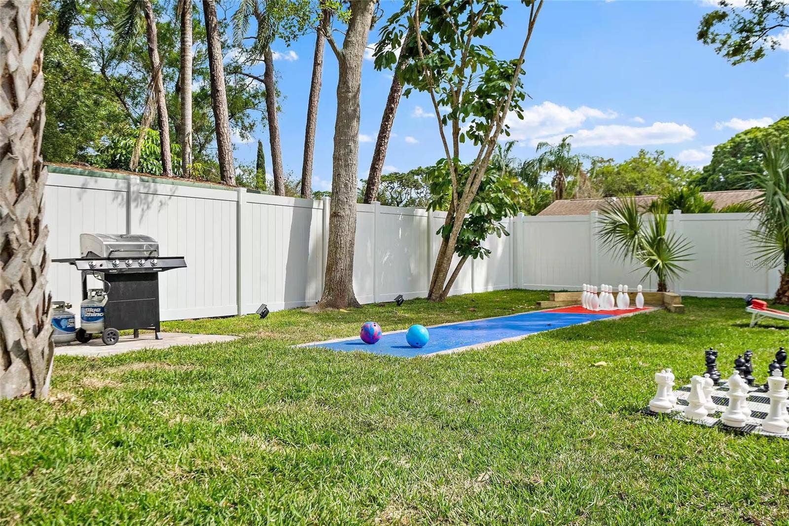 1323 PINE AVENUE NW, Largo, FL 33770