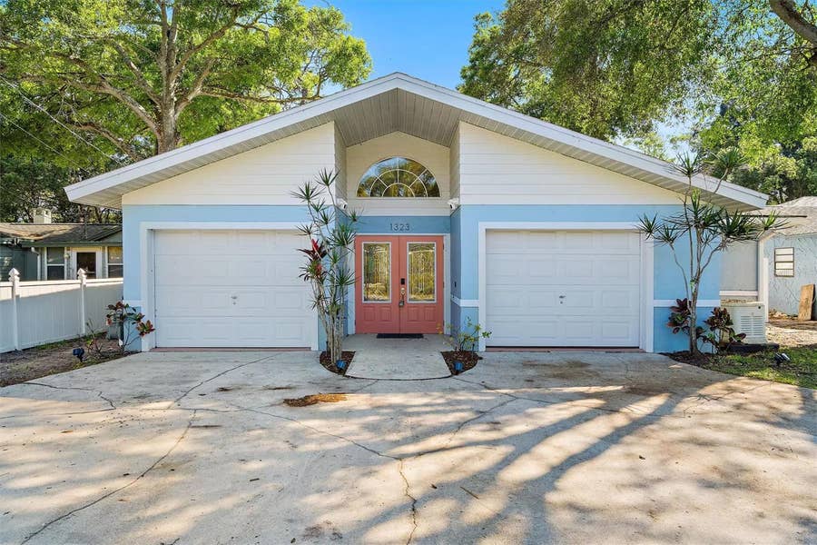 Property photo for 1323 PINE AVENUE NW, Largo, FL