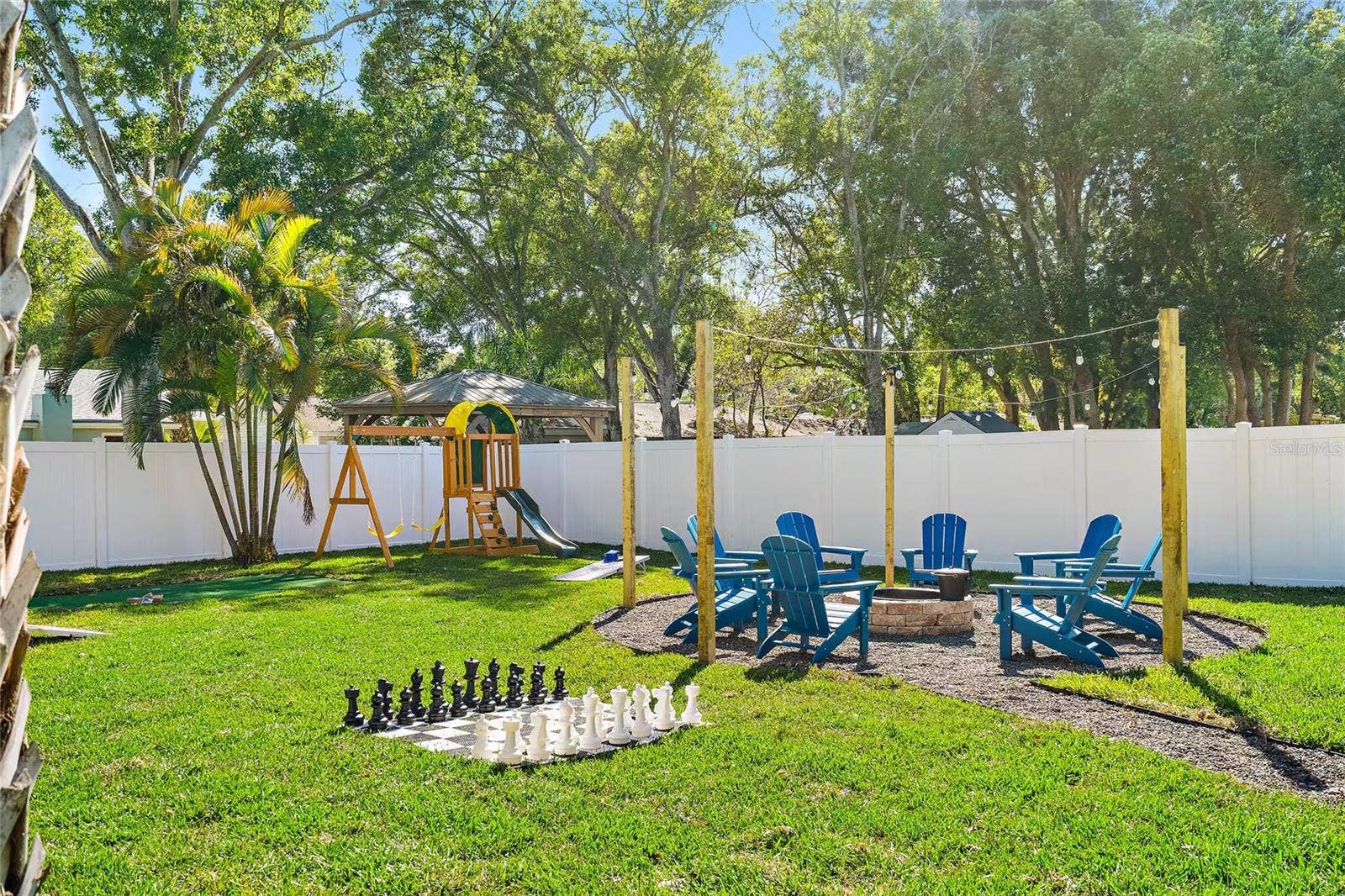 1323 PINE AVENUE NW, Largo, FL 33770