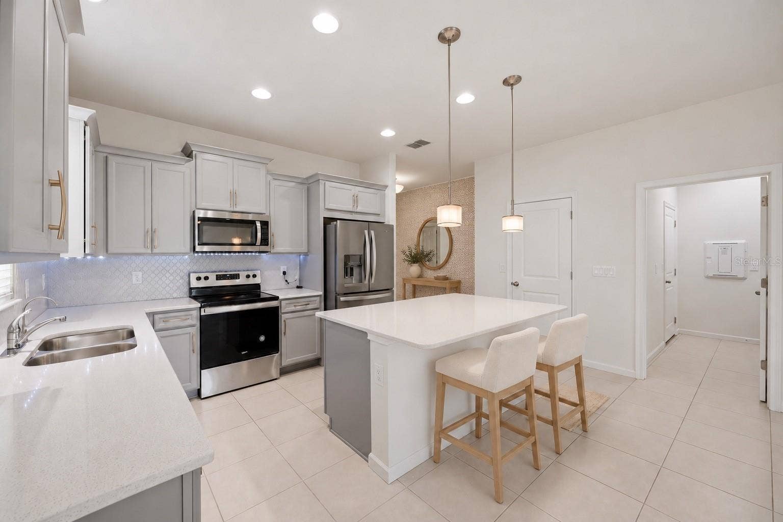 11417 BLUE WOODS DRIVE, Riverview, FL 33569 11417 BLUE WOODS DRIVE, Riverview, FL 33569