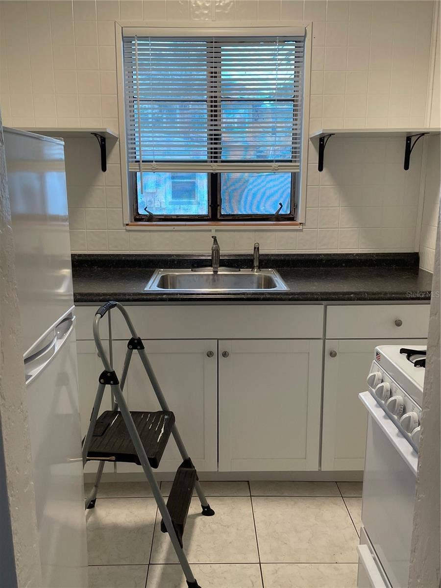 712 7TH STREET N, St Petersburg, FL 33701 712 7TH STREET N, St Petersburg, FL 33701