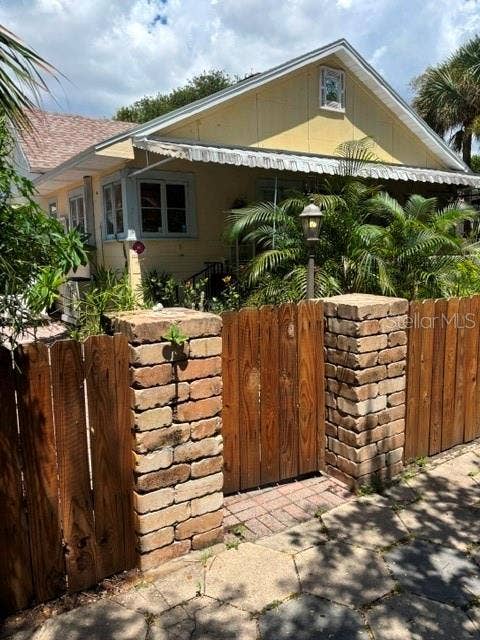 712 7TH STREET N, St Petersburg, FL 33701 712 7TH STREET N, St Petersburg, FL 33701