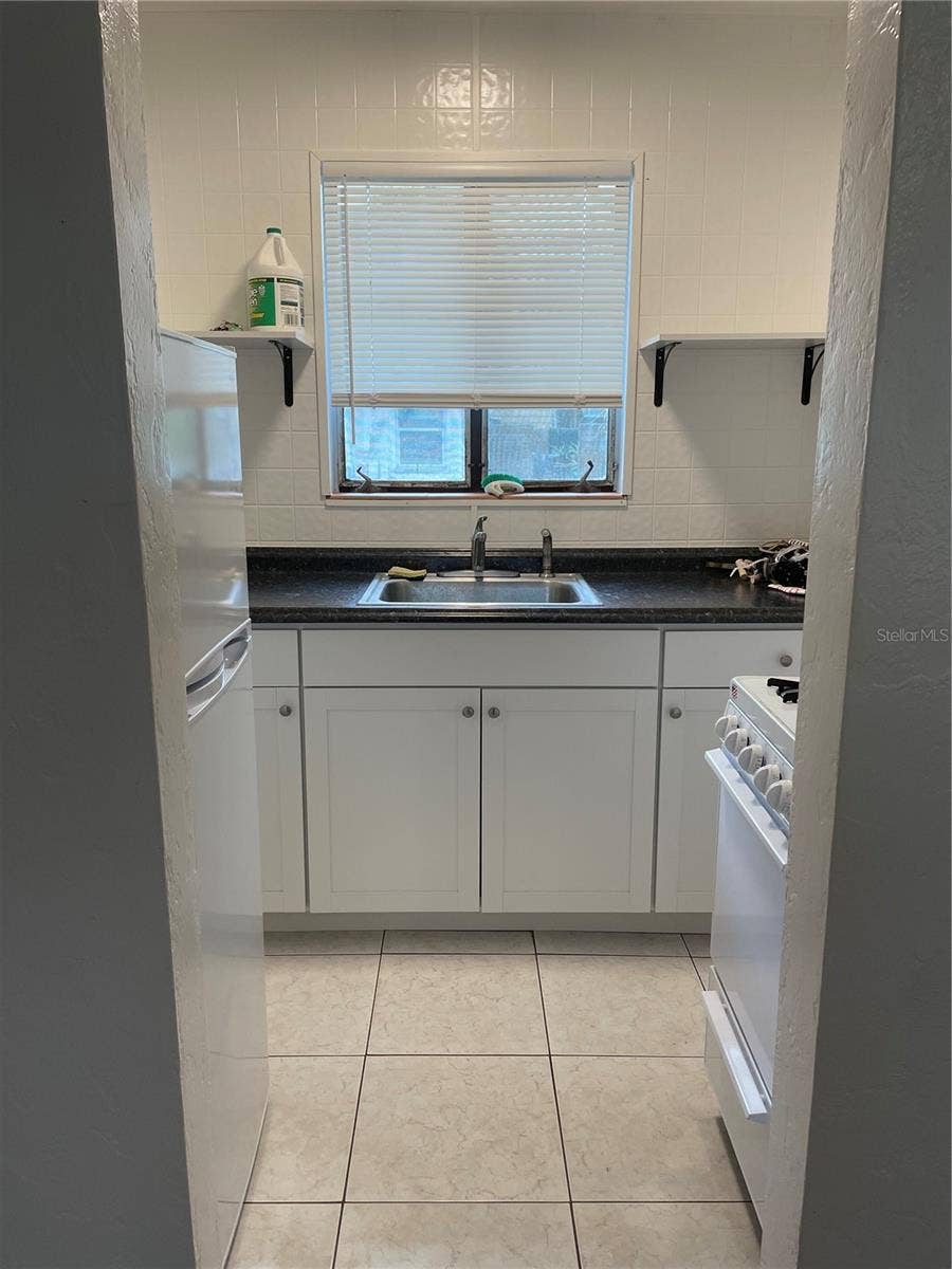 712 7TH STREET N, St Petersburg, FL 33701 712 7TH STREET N, St Petersburg, FL 33701