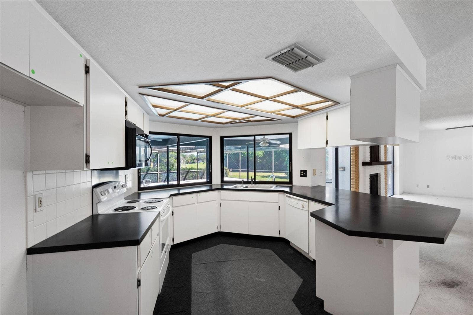 2769 NORTHRIDGE DRIVE E, Clearwater, FL 33761 2769 NORTHRIDGE DRIVE E, Clearwater, FL 33761