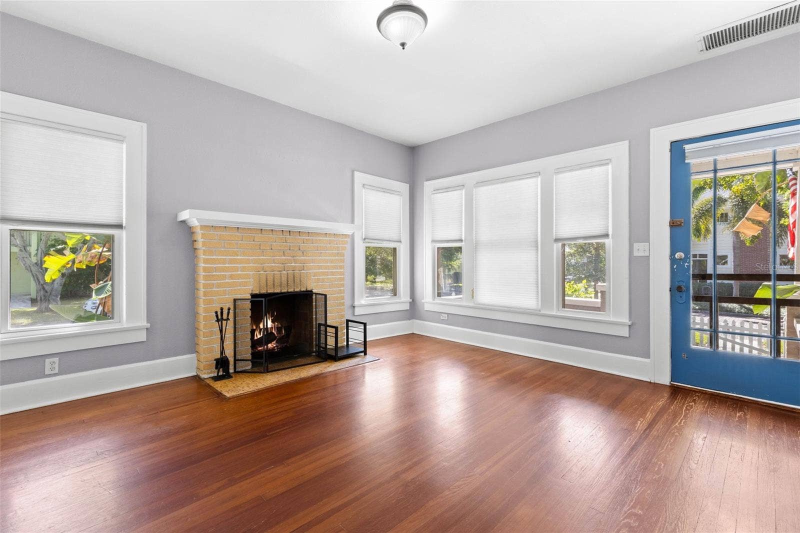 165 11TH AVENUE NE, St Petersburg, FL 33701 165 11TH AVENUE NE, St Petersburg, FL 33701