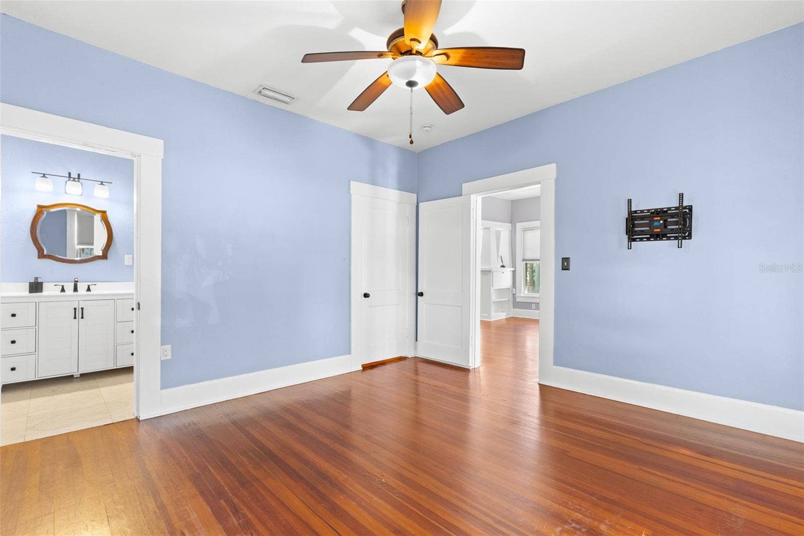 165 11TH AVENUE NE, St Petersburg, FL 33701 165 11TH AVENUE NE, St Petersburg, FL 33701