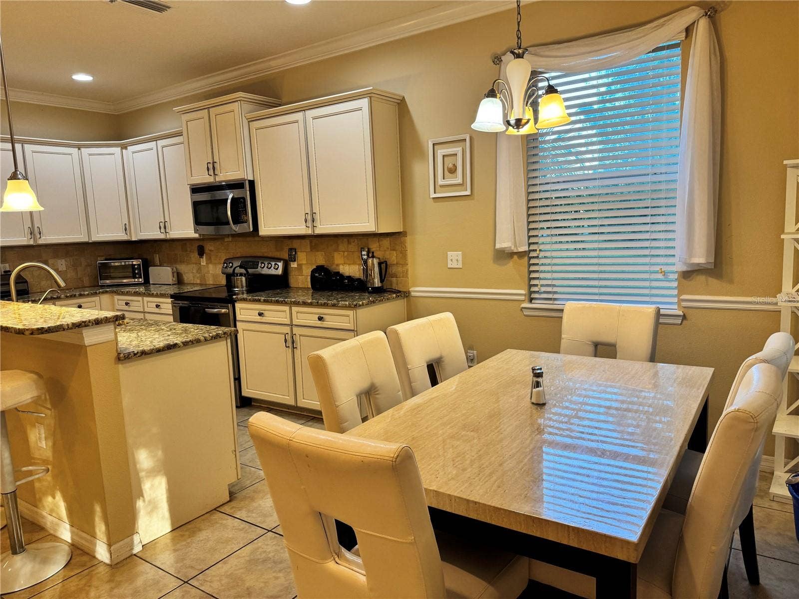 11048 PARADISE POINT WAY, New Port Richey, FL 34654