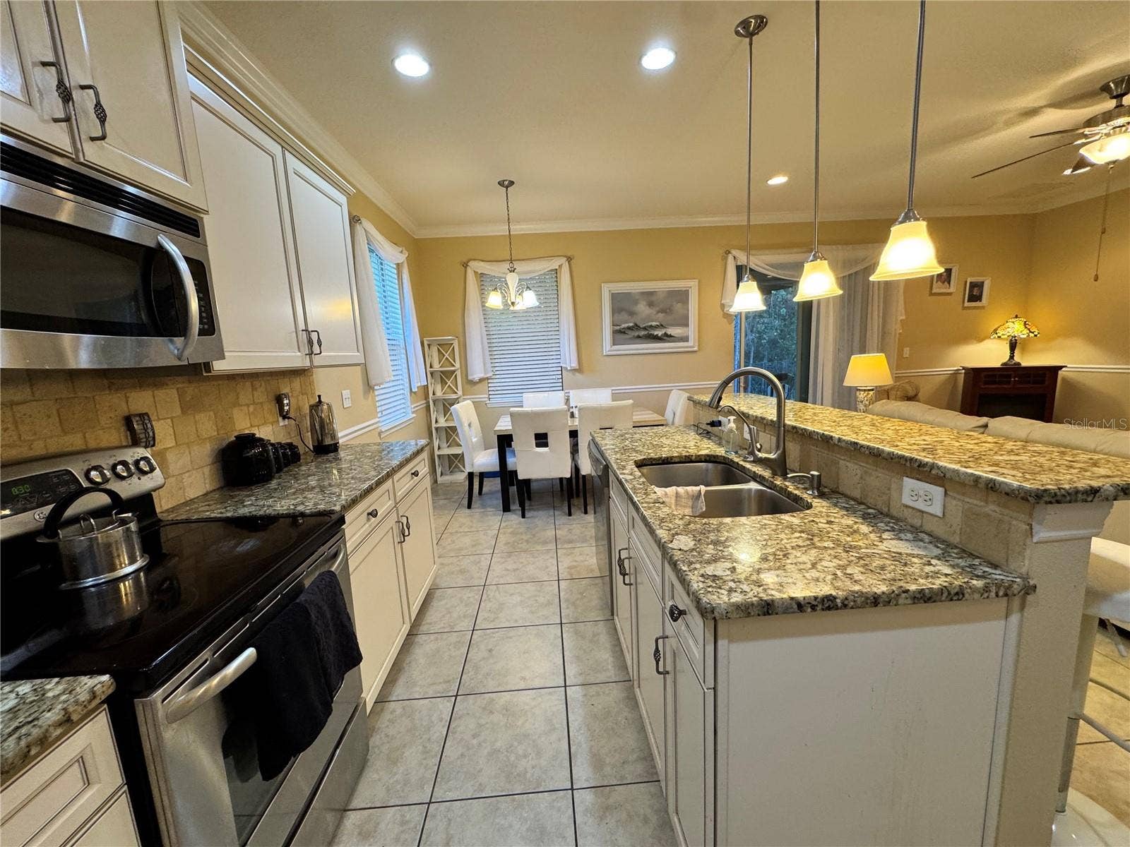 11048 PARADISE POINT WAY, New Port Richey, FL 34654