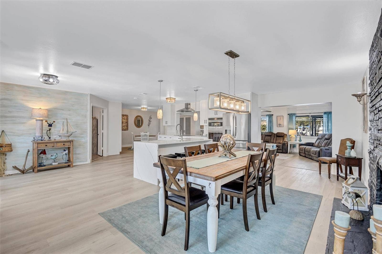 563 LEWIS BOULEVARD SE, St Petersburg, FL 33705 563 LEWIS BOULEVARD SE, St Petersburg, FL 33705