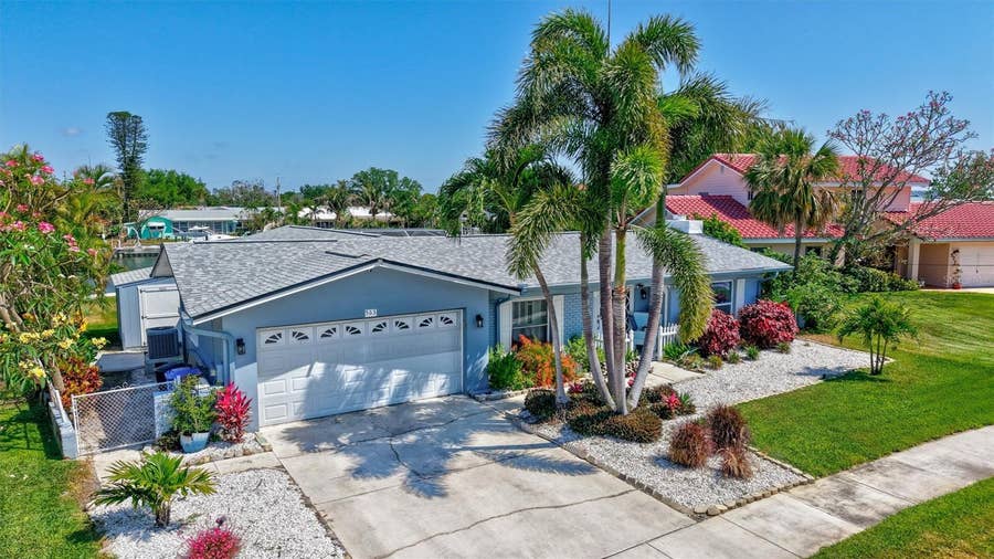 Property photo for 563 LEWIS BOULEVARD SE, St Petersburg, FL