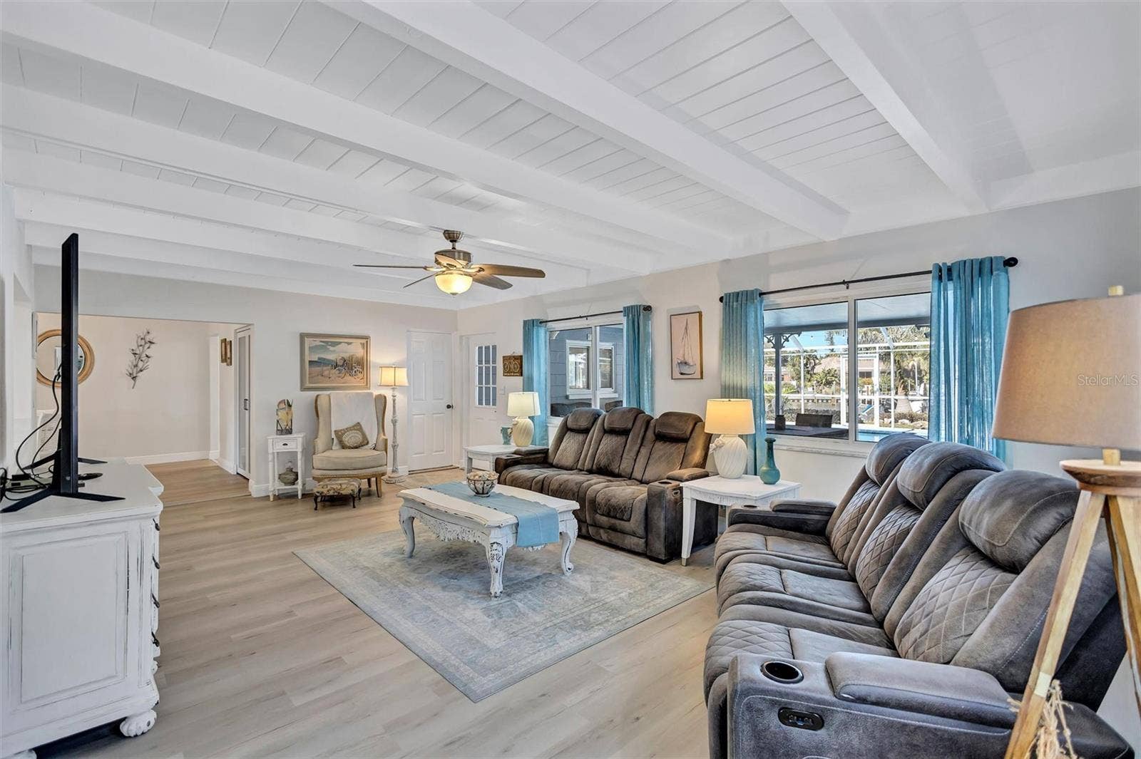 563 LEWIS BOULEVARD SE, St Petersburg, FL 33705 563 LEWIS BOULEVARD SE, St Petersburg, FL 33705