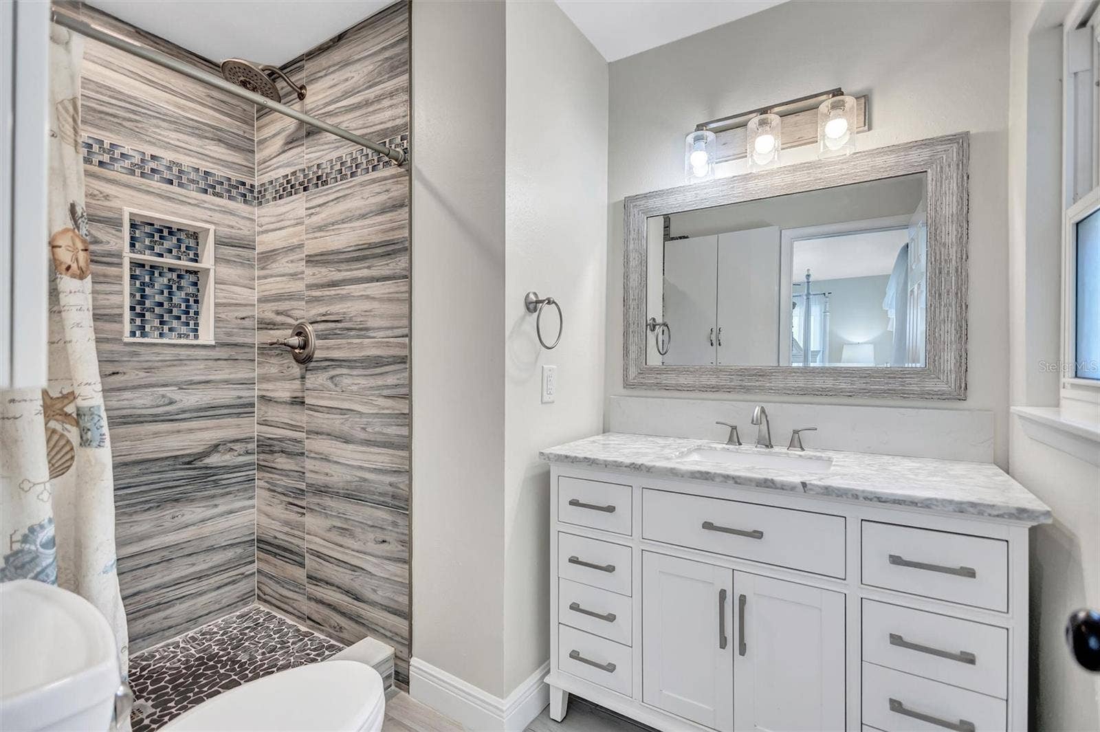 563 LEWIS BOULEVARD SE, St Petersburg, FL 33705 563 LEWIS BOULEVARD SE, St Petersburg, FL 33705