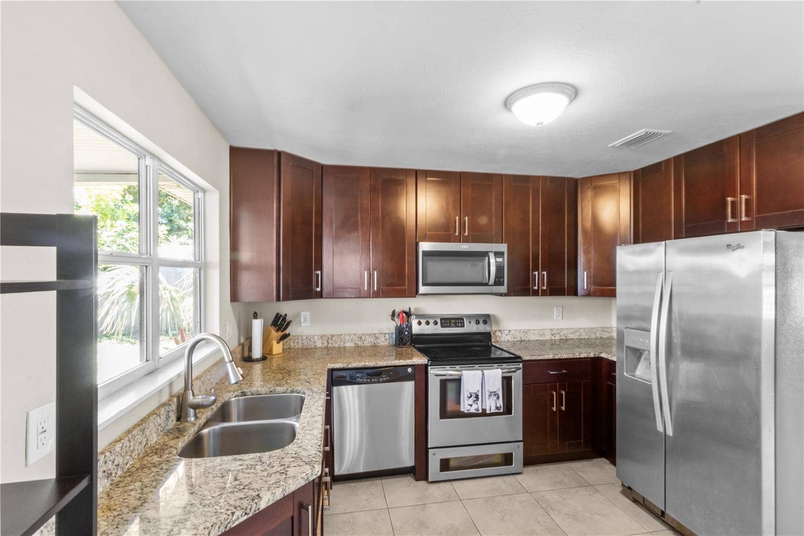 4704 W BAY AVENUE, Tampa, FL 33616